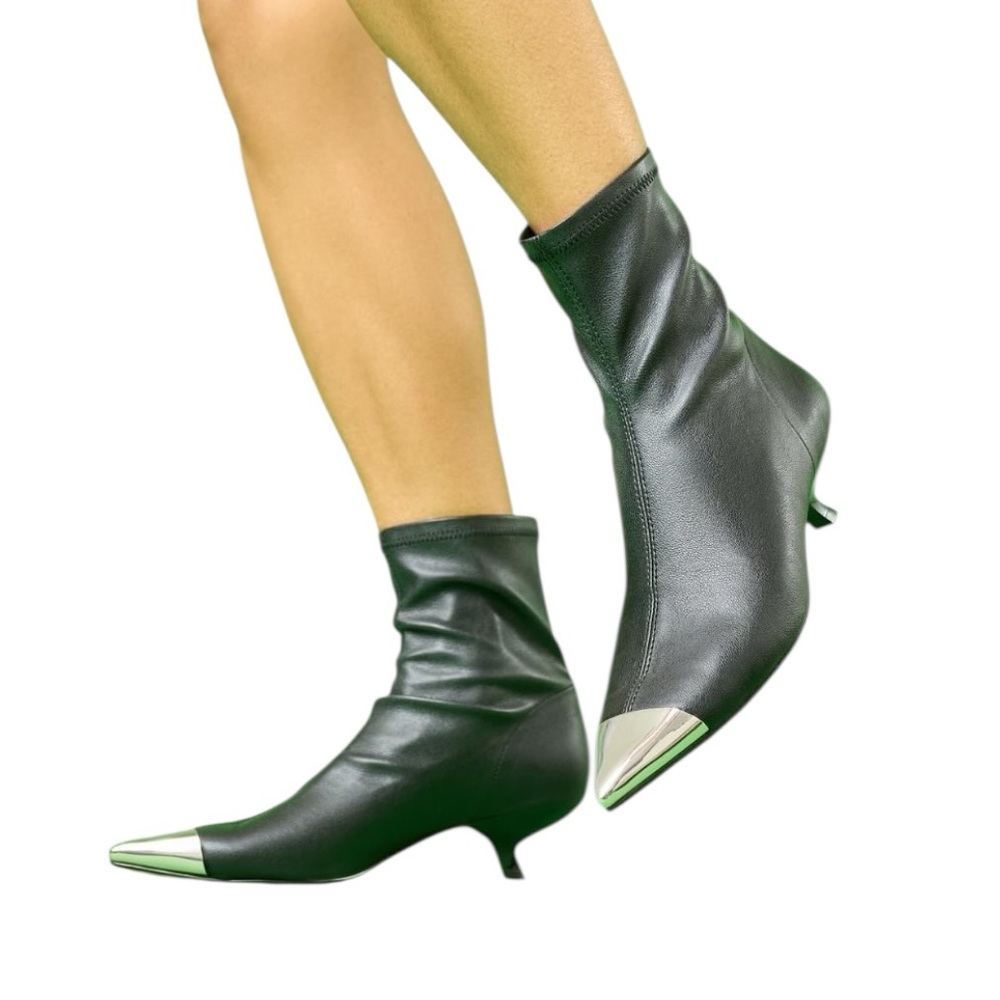 NWT Katy Perry Collections Black Micro Heel Boots size 6.5‎
